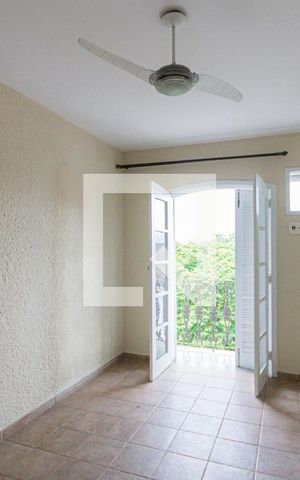 Casa de condomínio à venda com 350m², 4 quartos e 4 vagas Casa de condomínio à venda com 350m², 4 quartos e 4 vagasQuarto 4 - Suíte