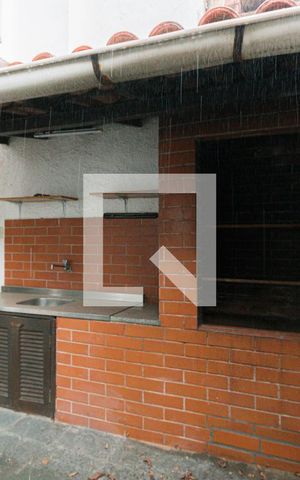 Casa de condomínio à venda com 350m², 4 quartos e 4 vagas Casa de condomínio à venda com 350m², 4 quartos e 4 vagasChurrasqueira