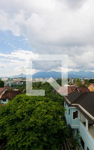 Casa de condomínio à venda com 350m², 4 quartos e 4 vagas Casa de condomínio à venda com 350m², 4 quartos e 4 vagasVista da Varanda do Sótão