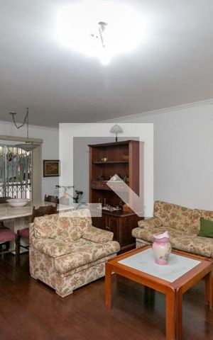 Apartamento à venda com 198m², 3 quartos e 1 vaga Apartamento à venda com 198m², 3 quartos e 1 vagaSala