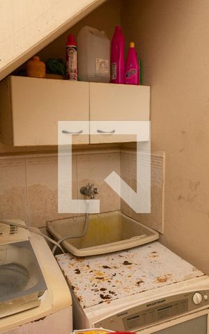 Casa à venda com 220m², 3 quartos e 3 vagas Casa à venda com 220m², 3 quartos e 3 vagasÁrea de Serviço