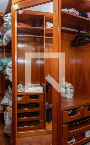 Apartamento à venda com 256m², 4 quartos e 6 vagasCloset da suíte 1