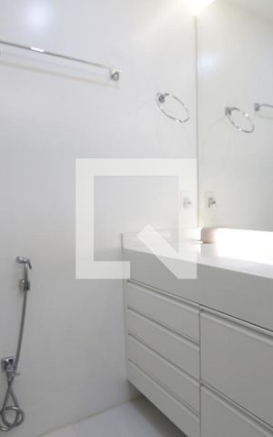 Apartamento à venda com 206m², 3 quartos e 2 vagasBanheiro da Suíte 2