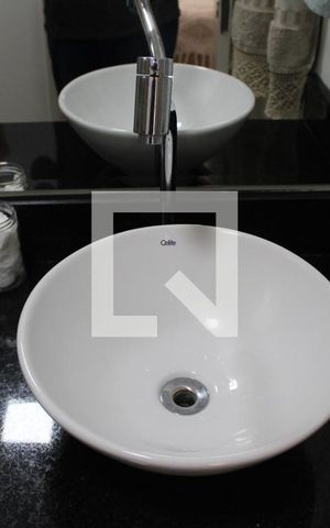 Apartamento à venda com 62m², 2 quartos e 1 vagaBanheiro do Quarto 1