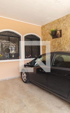 Casa à venda com 240m², 3 quartos e 2 vagas Casa à venda com 240m², 3 quartos e 2 vagasGaragem