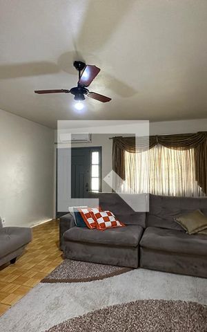 Casa à venda com 161m², 3 quartos e 2 vagasSala