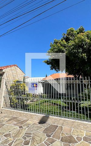 Casa à venda com 161m², 3 quartos e 2 vagasFachada