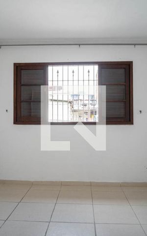 Casa à venda com 110m², 2 quartos e 2 vagas Casa à venda com 110m², 2 quartos e 2 vagasQuarto