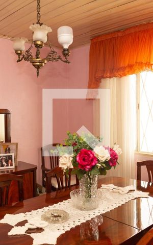 Casa à venda com 375m², 3 quartos e 3 vagas Casa à venda com 375m², 3 quartos e 3 vagasSala
