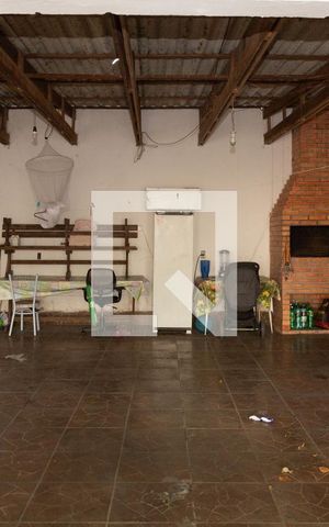 Casa à venda com 375m², 3 quartos e 3 vagas Casa à venda com 375m², 3 quartos e 3 vagasFundos/Churrasqueira