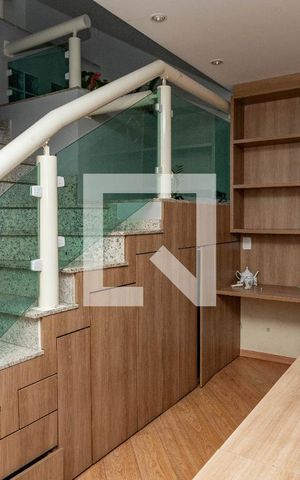 Casa à venda com 405m², 4 quartos e 4 vagas Casa à venda com 405m², 4 quartos e 4 vagasSala
