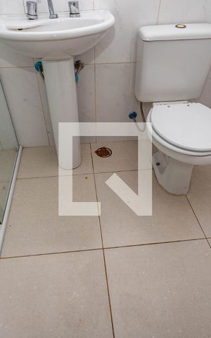 Casa à venda com 405m², 4 quartos e 4 vagas Casa à venda com 405m², 4 quartos e 4 vagasBanheiro de serviço