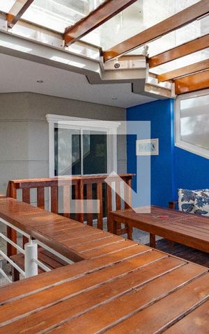 Casa à venda com 405m², 4 quartos e 4 vagas Casa à venda com 405m², 4 quartos e 4 vagasVaranda da sala