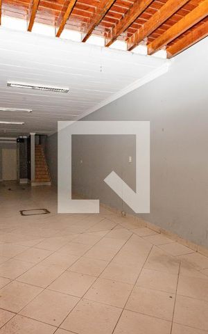 Casa à venda com 405m², 4 quartos e 4 vagas Casa à venda com 405m², 4 quartos e 4 vagasGaragem