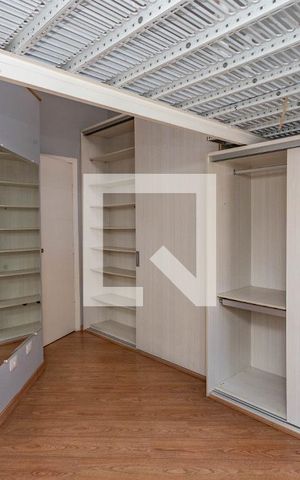 Casa à venda com 405m², 4 quartos e 4 vagas Casa à venda com 405m², 4 quartos e 4 vagasQuarto 1 - suíte