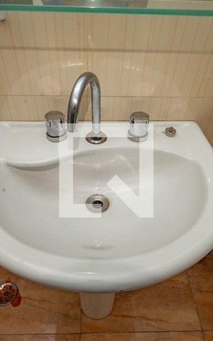 Casa à venda com 405m², 4 quartos e 4 vagas Casa à venda com 405m², 4 quartos e 4 vagasBanheiro social