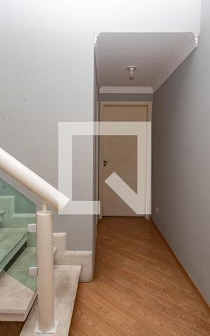 Casa à venda com 405m², 4 quartos e 4 vagas Casa à venda com 405m², 4 quartos e 4 vagasCorredor