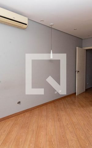 Casa à venda com 405m², 4 quartos e 4 vagas Casa à venda com 405m², 4 quartos e 4 vagasQuarto 2 - suíte