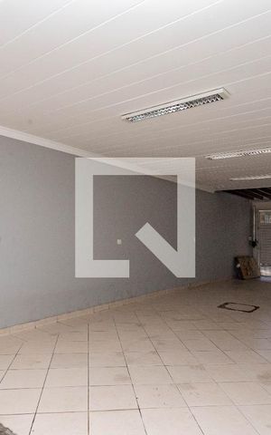 Casa à venda com 405m², 4 quartos e 4 vagas Casa à venda com 405m², 4 quartos e 4 vagasGaragem