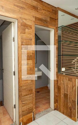 Casa à venda com 405m², 4 quartos e 4 vagas Casa à venda com 405m², 4 quartos e 4 vagasCorredor sala