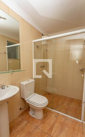 Casa à venda com 405m², 4 quartos e 4 vagas Casa à venda com 405m², 4 quartos e 4 vagasBanheiro social