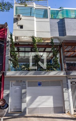 Casa à venda com 405m², 4 quartos e 4 vagas Casa à venda com 405m², 4 quartos e 4 vagasFachada