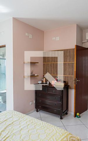 Casa à venda com 250m², 4 quartos e 3 vagas Casa à venda com 250m², 4 quartos e 3 vagasSuite 2