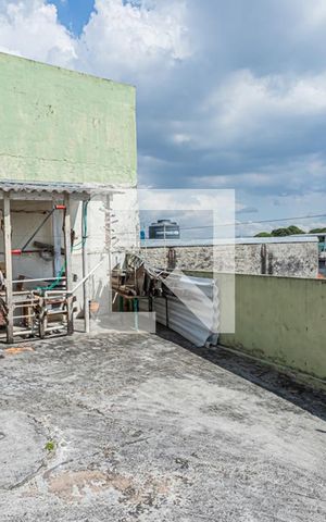 Casa à venda com 250m², 4 quartos e 3 vagas Casa à venda com 250m², 4 quartos e 3 vagasQuintal