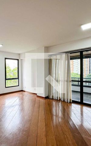 Apartamento à venda com 230m², 4 quartos e 3 vagas Apartamento à venda com 230m², 4 quartos e 3 vagasSala