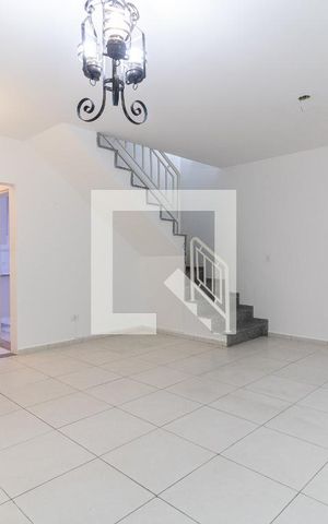 Casa de condomínio à venda com 110m², 3 quartos e 2 vagas Casa de condomínio à venda com 110m², 3 quartos e 2 vagasSala