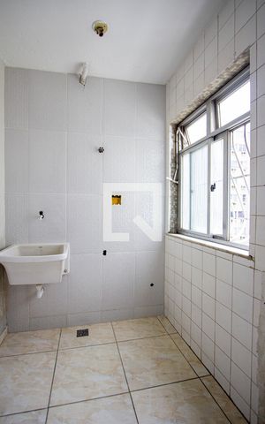 Apartamento para alugar com 70m², 2 quartos e 1 vagaÁrea de Serviço