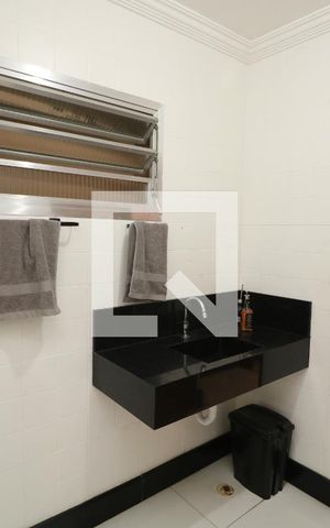 Casa para alugar com 270m², 3 quartos e 3 vagasBanheiro