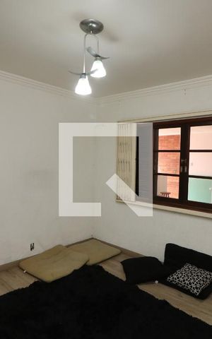 Casa para alugar com 270m², 3 quartos e 3 vagasSuite