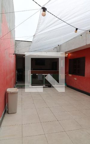 Casa para alugar com 270m², 3 quartos e 3 vagasQuintal