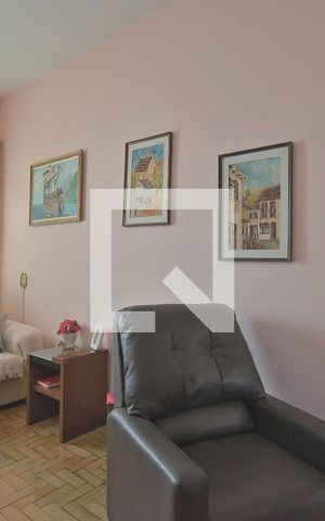 Casa à venda com 177m², 3 quartos e 2 vagas Casa à venda com 177m², 3 quartos e 2 vagasSala