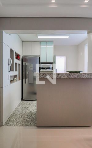 Apartamento para alugar com 75m², 2 quartos e 2 vagasCozinha