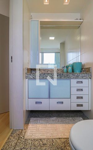 Apartamento para alugar com 75m², 2 quartos e 2 vagasBanheiro do Quarto 2 Suíte