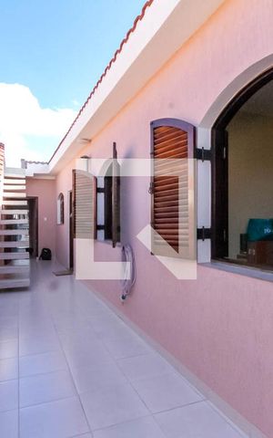 Casa à venda com 189m², 3 quartos e 2 vagasCorredor Lateral