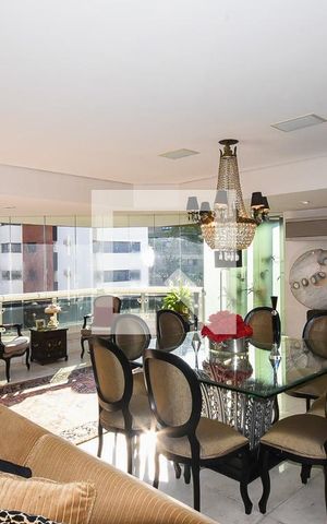 Apartamento à venda com 230m², 3 quartos e 3 vagas Apartamento à venda com 230m², 3 quartos e 3 vagasSala de jantar