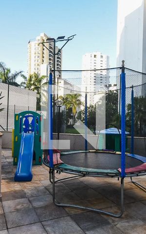 Apartamento à venda com 230m², 3 quartos e 3 vagas Apartamento à venda com 230m², 3 quartos e 3 vagasPlayground