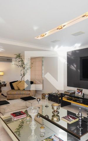Apartamento à venda com 230m², 3 quartos e 3 vagas Apartamento à venda com 230m², 3 quartos e 3 vagasSala de tv