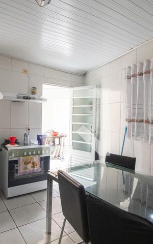 Casa para alugar com 336m², 2 quartos e 8 vagasCozinha