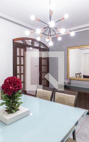 Casa à venda com 131m², 3 quartos e 2 vagas Casa à venda com 131m², 3 quartos e 2 vagasSala de jantar