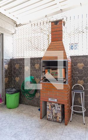 Casa à venda com 131m², 3 quartos e 2 vagas Casa à venda com 131m², 3 quartos e 2 vagasChurrasqueira