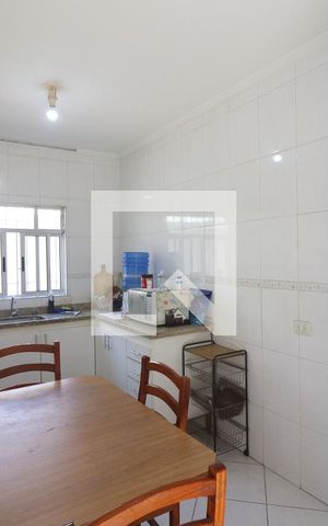 Casa à venda com 140m², 2 quartos e 5 vagasCozinha 