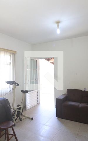 Casa à venda com 140m², 2 quartos e 5 vagasSala 