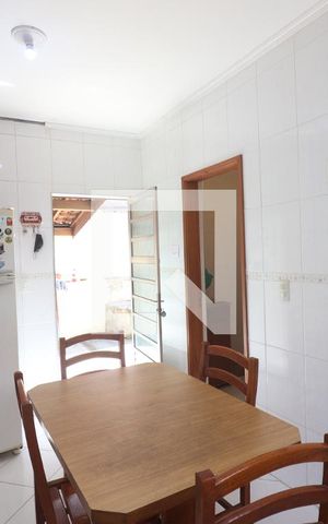 Casa à venda com 140m², 2 quartos e 5 vagasCozinha 