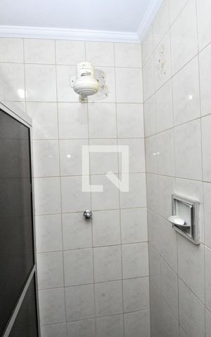 Casa à venda com 170m², 4 quartos e 2 vagasBanheiro 2