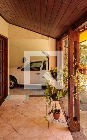 Casa à venda com 400m², 3 quartos e 2 vagas Casa à venda com 400m², 3 quartos e 2 vagasVaranda