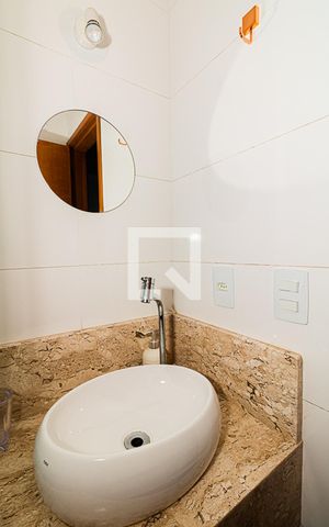 Casa à venda com 140m², 2 quartos e 1 vaga Casa à venda com 140m², 2 quartos e 1 vagaBanheiro da Suíte 1